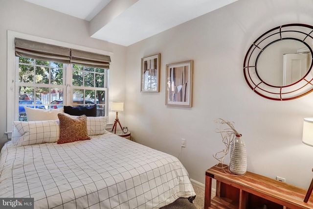 745 10TH ST SE, Washington, DC 20003