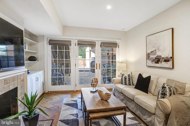 745 10TH ST SE, Washington, DC 20003