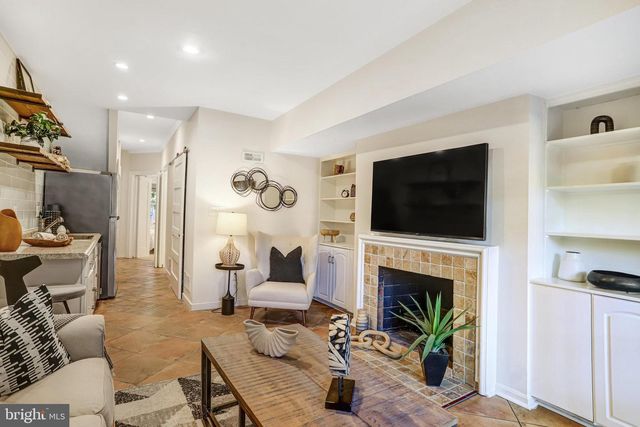 745 10TH ST SE, Washington, DC 20003