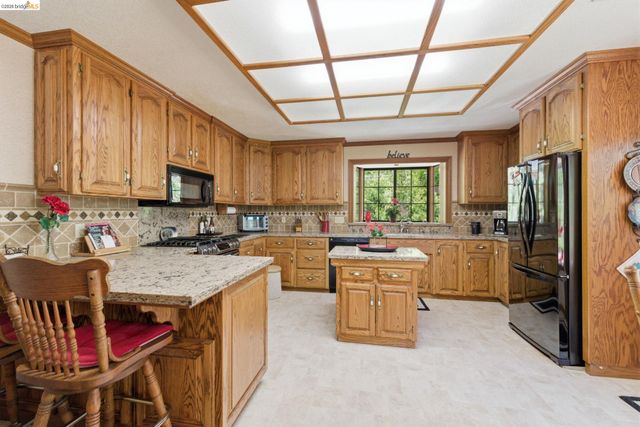 23443 Middle Camp, Twain Harte, CA 95383