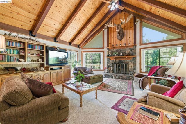 23443 Middle Camp, Twain Harte, CA 95383