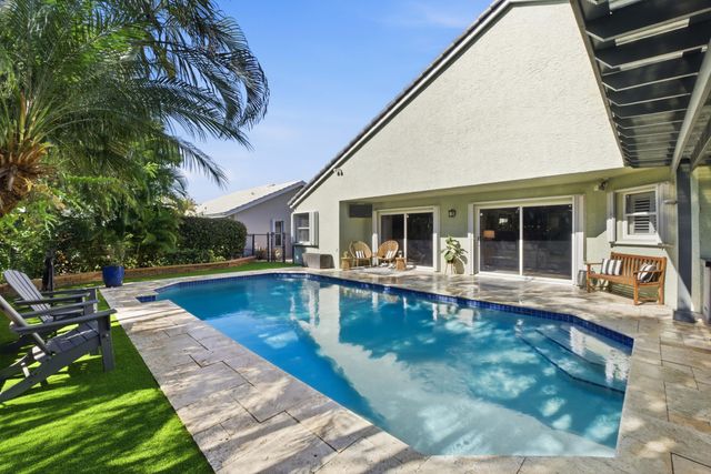 2784 W Orchard Circle, Davie, FL 33328
