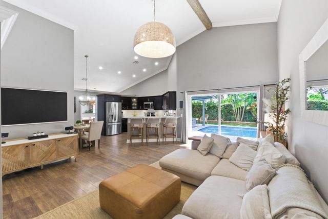 2784 W Orchard Circle, Davie, FL 33328