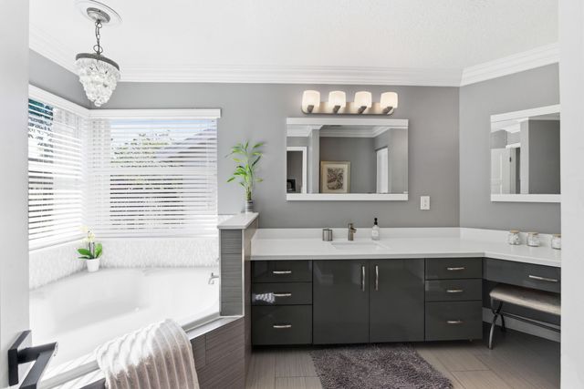 2784 W Orchard Circle, Davie, FL 33328