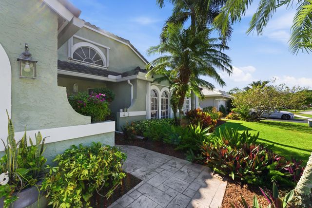 2784 W Orchard Circle, Davie, FL 33328