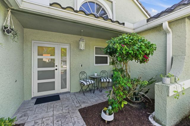 2784 W Orchard Circle, Davie, FL 33328