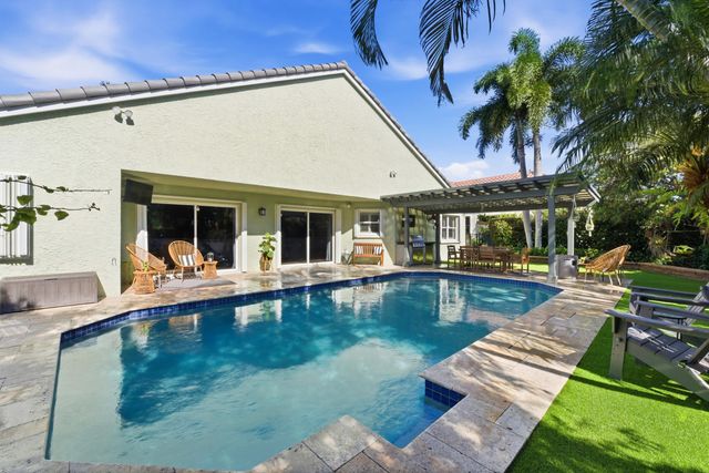 2784 W Orchard Circle, Davie, FL 33328
