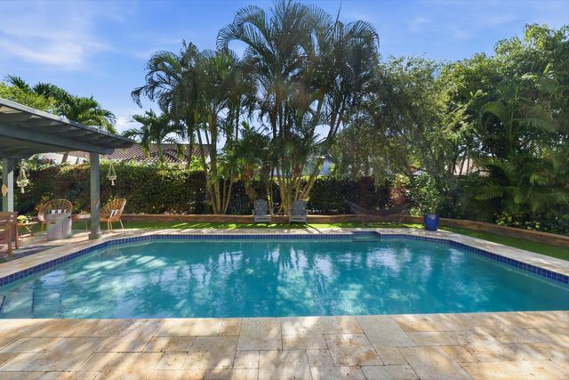 2784 W Orchard Circle, Davie, FL 33328