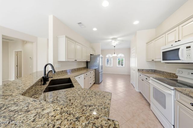 20693 N GLEN CANYON Drive, Surprise, AZ 85387