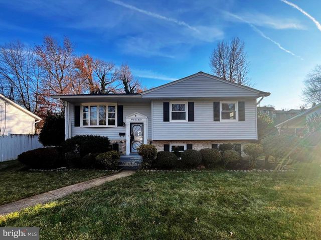 6913 CANYON DR, Capitol Heights, MD 20743