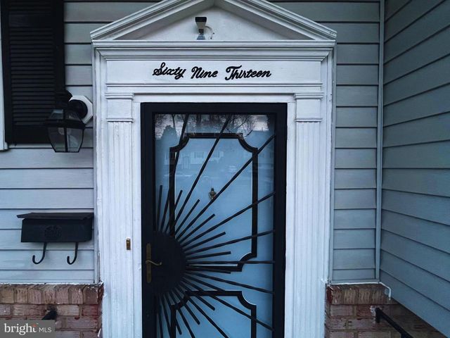 6913 CANYON DR, Capitol Heights, MD 20743