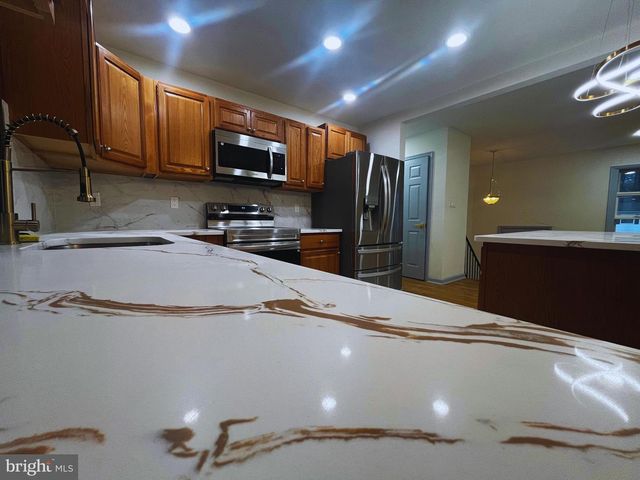 6913 CANYON DR, Capitol Heights, MD 20743