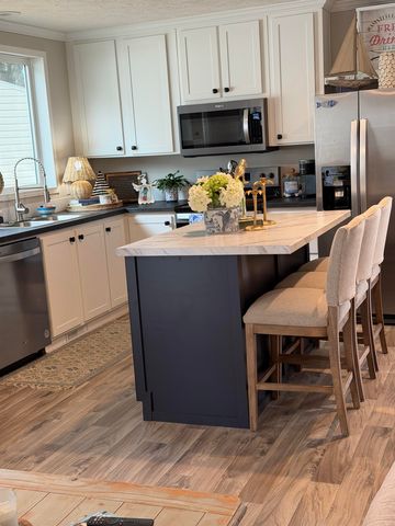510 Key Largo Ave., Murrells Inlet, SC 29576