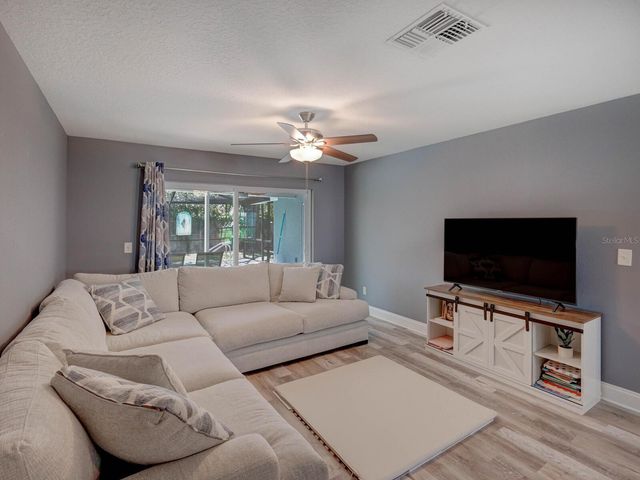 2988 PINEWOOD RUN, Palm Harbor, FL 34684