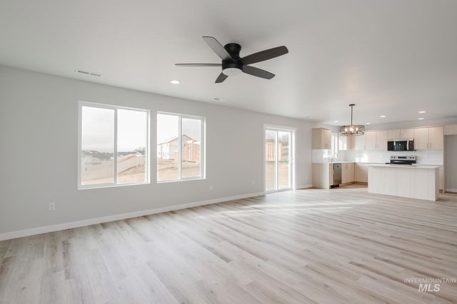 1298 W Pack River Dr, Meridian, ID 83642