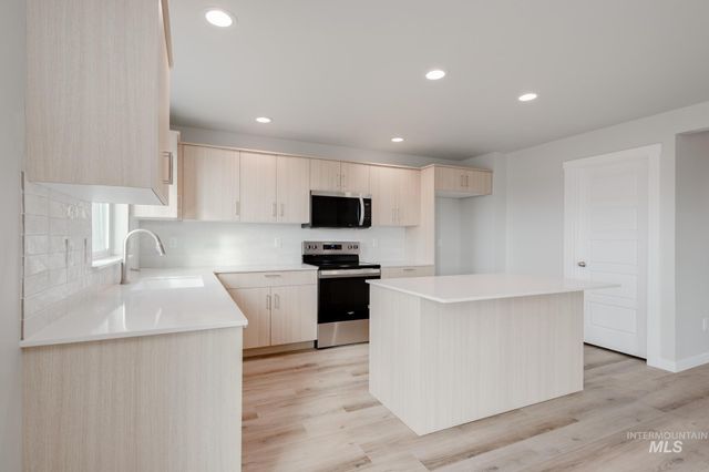 1298 W Pack River Dr, Meridian, ID 83642