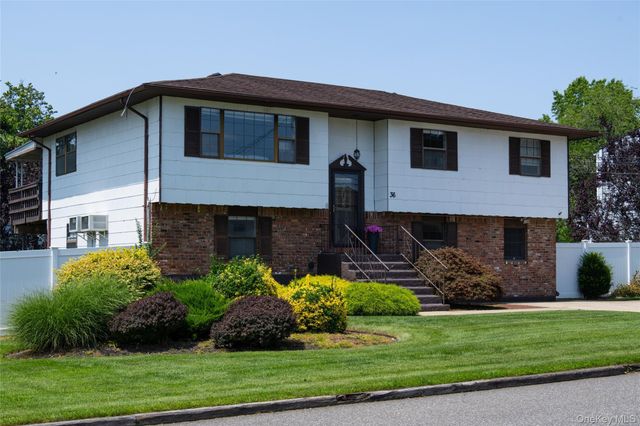 36 Osceola Avenue, Deer Park, NY 11729