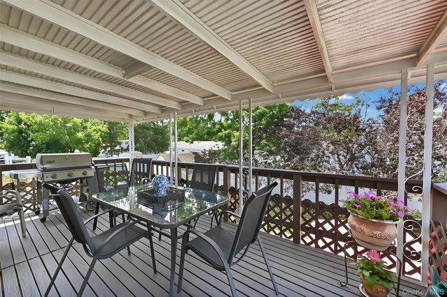 36 Osceola Avenue, Deer Park, NY 11729