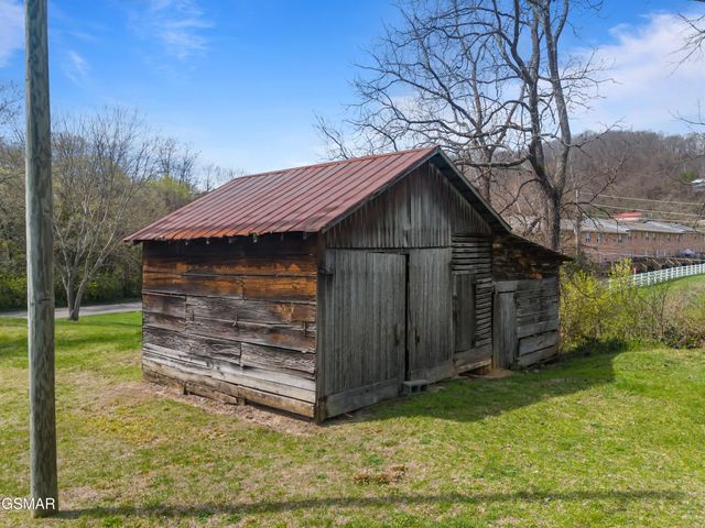 1645 E Main Street, Rogersville, TN 37857