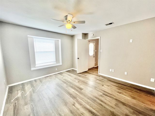 2403 Kingsford Court, Arlington, TX 76017