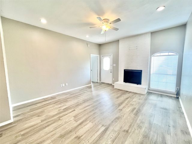 2403 Kingsford Court, Arlington, TX 76017