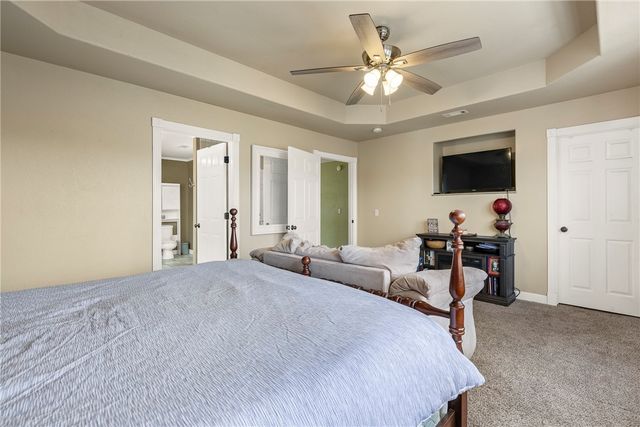 8211 Chestnut Drive, Rogers, AR 72756