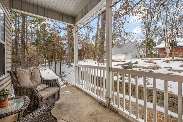 8211 Chestnut Drive, Rogers, AR 72756