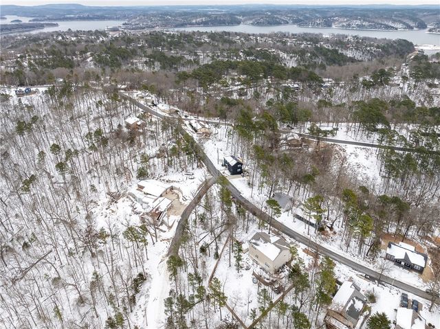 8211 Chestnut Drive, Rogers, AR 72756