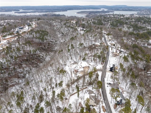 8211 Chestnut Drive, Rogers, AR 72756