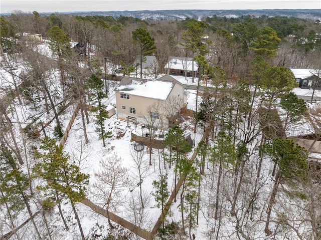 8211 Chestnut Drive, Rogers, AR 72756