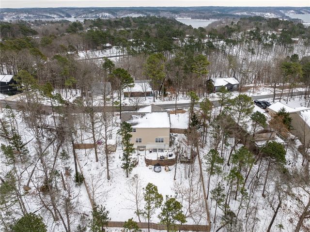 8211 Chestnut Drive, Rogers, AR 72756