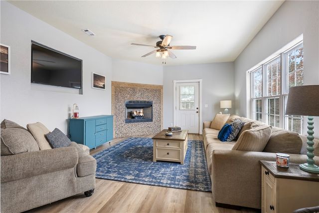 8211 Chestnut Drive, Rogers, AR 72756