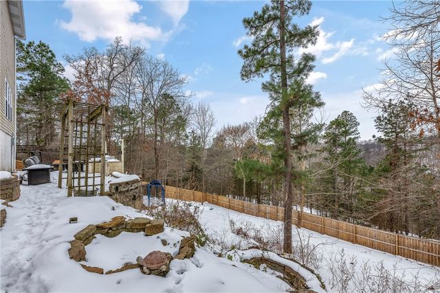 8211 Chestnut Drive, Rogers, AR 72756