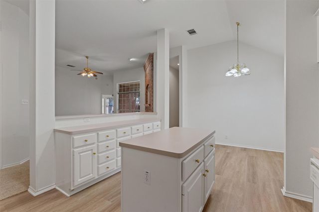 5009 Flaming Oak CV, Austin, TX 78749