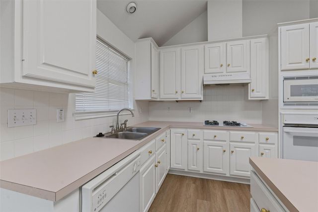 5009 Flaming Oak CV, Austin, TX 78749