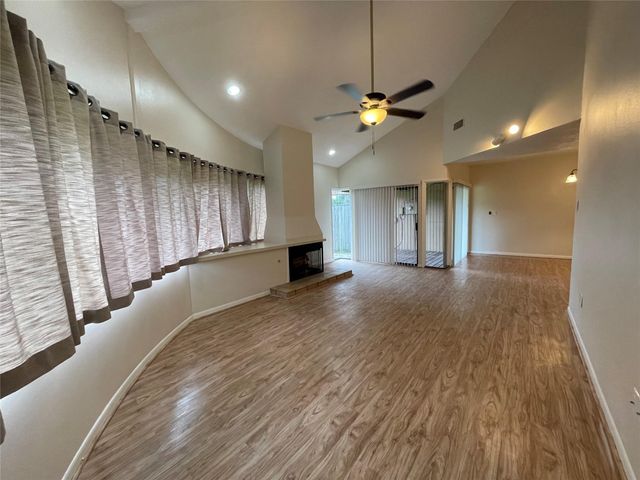 12 Hallmark Drive, Panorama Village, TX 77304