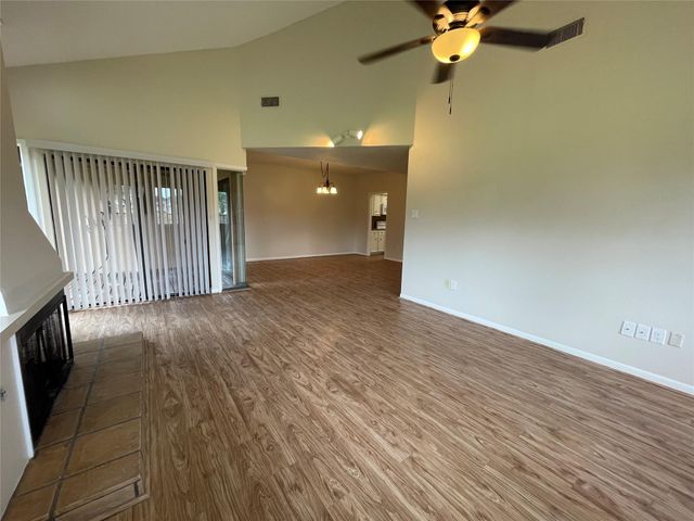 12 Hallmark Drive, Panorama Village, TX 77304