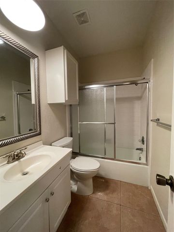 12 Hallmark Drive, Panorama Village, TX 77304