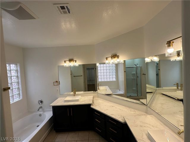 5728 Flying Birdie Avenue, Las Vegas, NV 89122