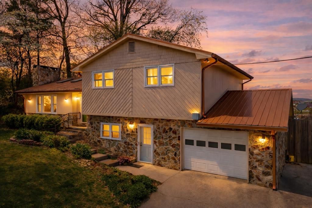 134 East Second St, Blue Ridge, GA 30513
