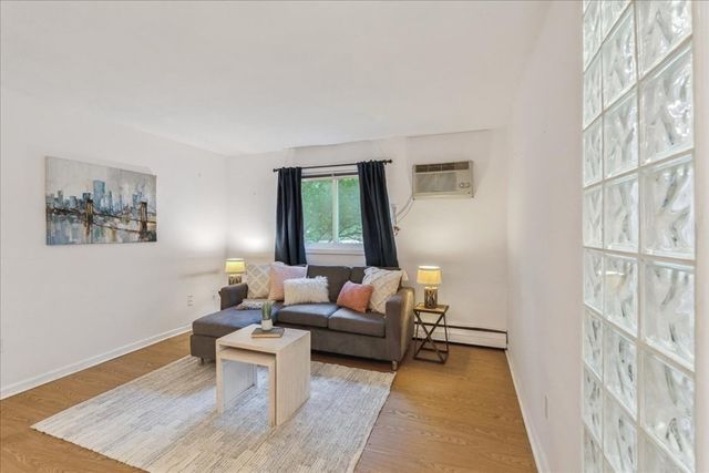 82 Lionel Ave A, Waltham, MA 02451