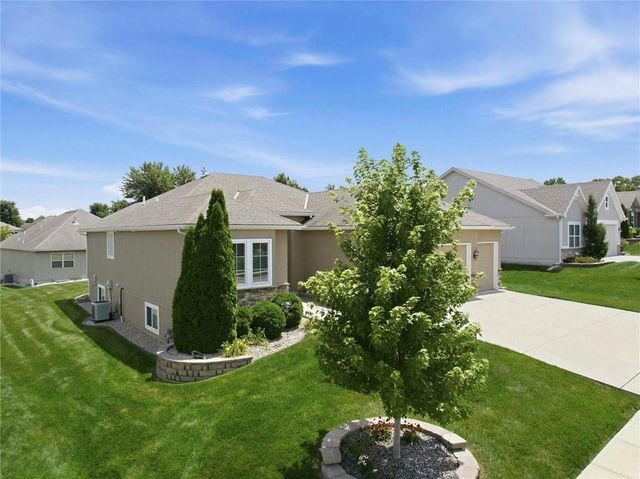 311 Crestview Court, Raymore, MO 64083