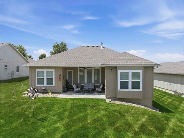 311 Crestview Court, Raymore, MO 64083