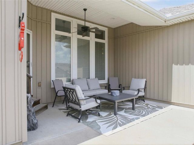 311 Crestview Court, Raymore, MO 64083