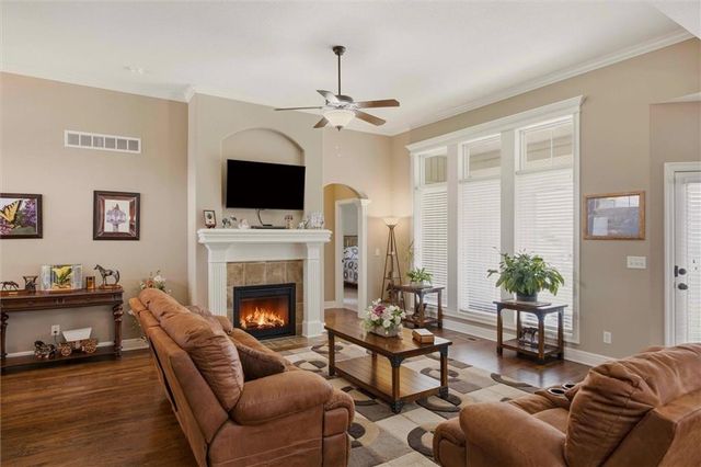 311 Crestview Court, Raymore, MO 64083