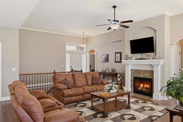 311 Crestview Court, Raymore, MO 64083