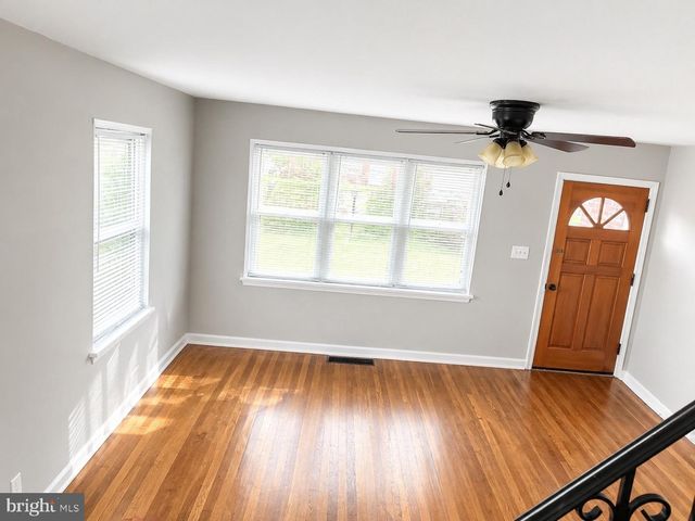 808 DELAWARE AVE, Riverside, NJ 08075