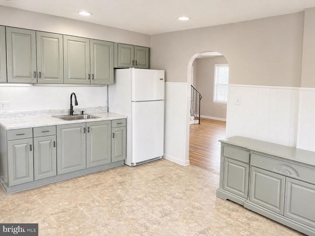 808 DELAWARE AVE, Riverside, NJ 08075