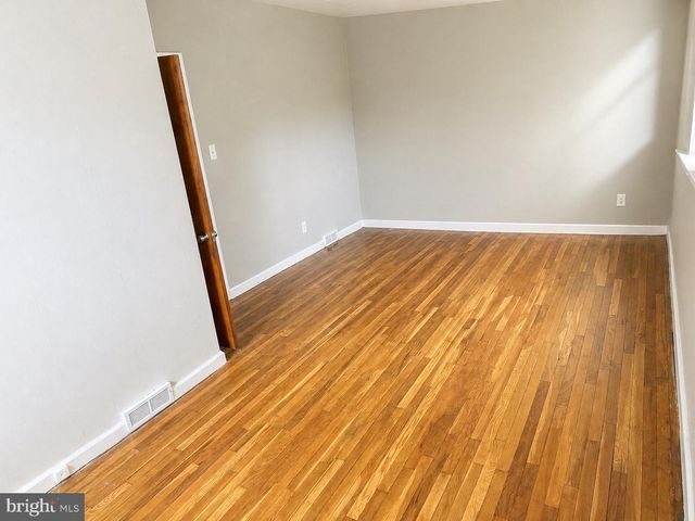 808 DELAWARE AVE, Riverside, NJ 08075