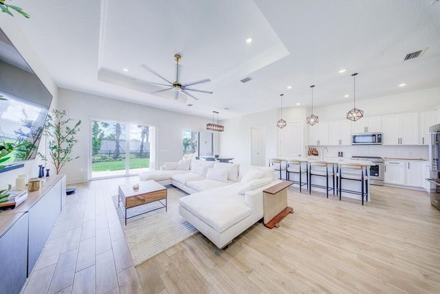 10562 Northbrook Circle, Palm Beach Gardens, FL 33412